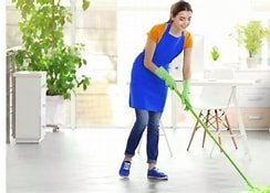 شغالات بالساعة في أم القيوين